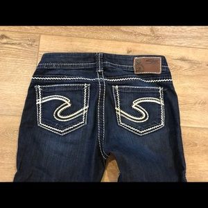 Size 25 x 31 Silver Aiko jeans